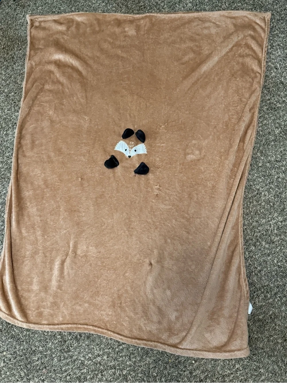 Cozy Faux-Fur Tan/orange blanket with Contrast Accent